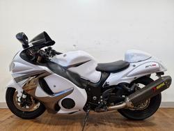 Suzuki 2013 SUZUKI 1300CC GSX1300R WHITE