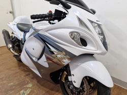 Suzuki 2013 SUZUKI 1300CC GSX1300R WHITE