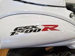 Suzuki 2013 SUZUKI 1300CC GSX1300R WHITE