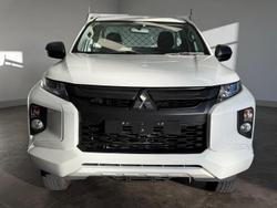 2022 Mitsubishi Triton GLX