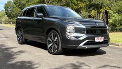 2025 Mitsubishi Outlander Exceed