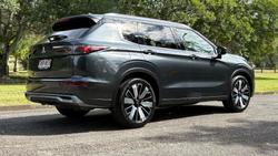 2025 Mitsubishi Outlander Exceed