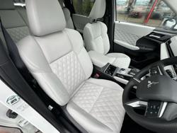 2025 Mitsubishi Outlander PHEV Exceed