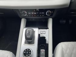 2025 Mitsubishi Outlander PHEV Exceed