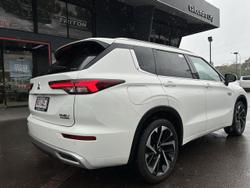2025 Mitsubishi Outlander PHEV Exceed
