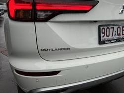 2025 Mitsubishi Outlander PHEV Exceed