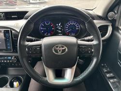 2020 Toyota Hilux SR5