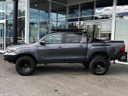 2020 Toyota Hilux SR5