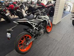 2021 KTM 200 Duke Duke White