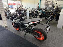 2021 KTM 200 Duke Duke White