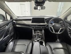 2022 LDV D90 Executive