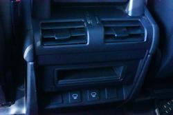 2023 Land Rover Defender 110 D300 X-Dynamic SE