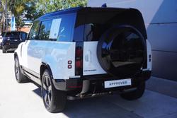 2023 Land Rover Defender 110 D300 X-Dynamic SE