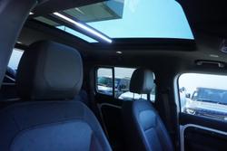 2023 Land Rover Defender 110 D300 X-Dynamic SE