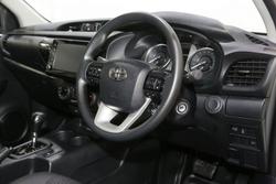 2024 Toyota Hilux SR