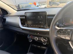 2024 KIA STONIC S