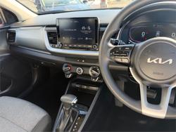 2024 KIA STONIC S