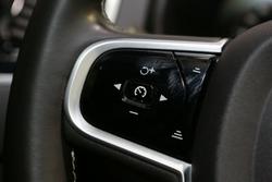 2020 Volvo XC90 T6 R-Design