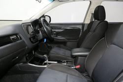 2019 Mitsubishi Outlander ES
