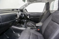 2023 Toyota Hilux SR