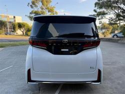 2025 Toyota Vellfire Hybrid Z Premier