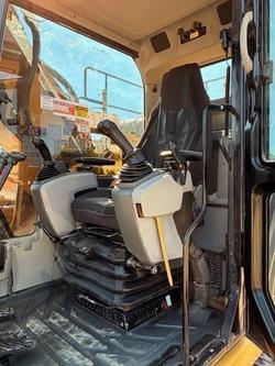 2017 Caterpillar 330Fl