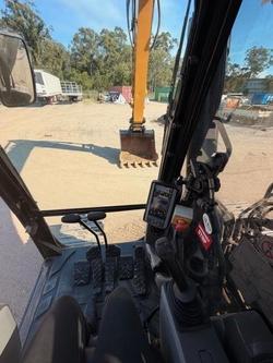 2017 Caterpillar 330Fl