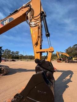 2017 Caterpillar 330Fl