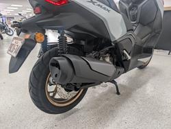 2025 YAMAHA XMAX 300 (CZD300A) grey
