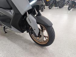 2025 YAMAHA XMAX 300 (CZD300A) grey