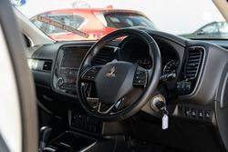 2017 Mitsubishi Outlander ES ADAS