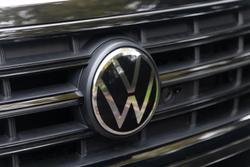2026 Volkswagen Touareg R