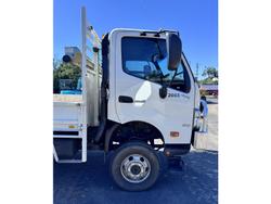 2023 Hino 300-817