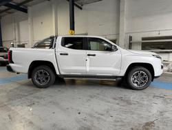 2026 Nissan Navara ST-X