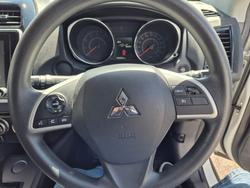 2023 Mitsubishi ASX ES