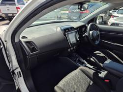 2023 Mitsubishi ASX ES