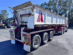 2014 Moore Tri-Axle