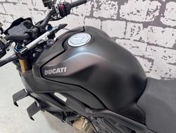 2021 Ducati Streetfighter V4 S Streetfighter Black
