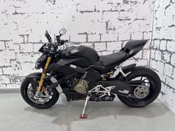 2021 Ducati Streetfighter V4 S Streetfighter Black