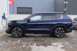 2024 Mitsubishi Outlander Exceed