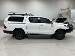 2022 Toyota Hilux SR