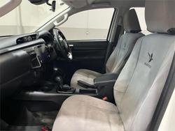 2022 Toyota Hilux SR