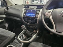 2020 Nissan Navara ST-X