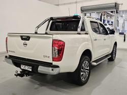 2020 Nissan Navara ST-X