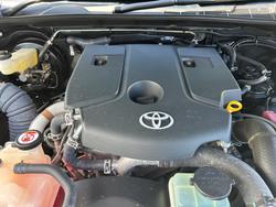 2025 Toyota HiLux SR