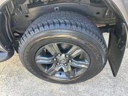 2025 Toyota HiLux SR