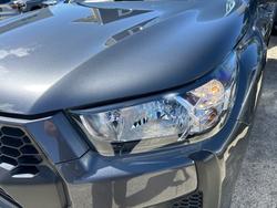 2025 Toyota HiLux SR