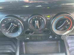 2025 Toyota HiLux SR