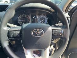 2025 Toyota HiLux SR