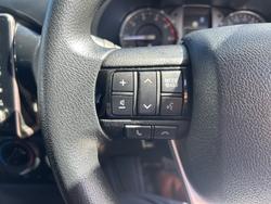 2025 Toyota HiLux SR